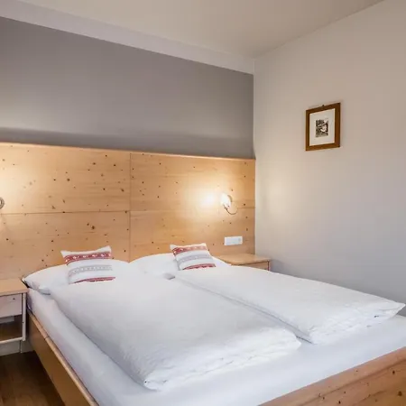 Apart-hotel Vanzi San Martino in Badia